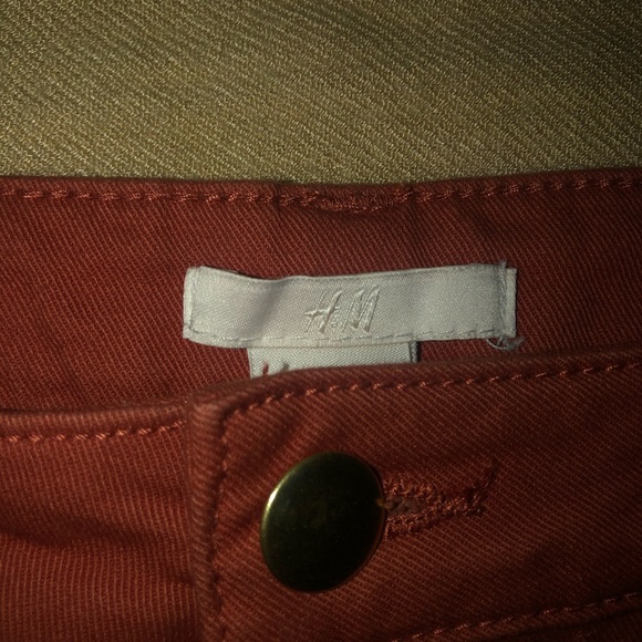 H&M Shorts - Picture 2 of 3